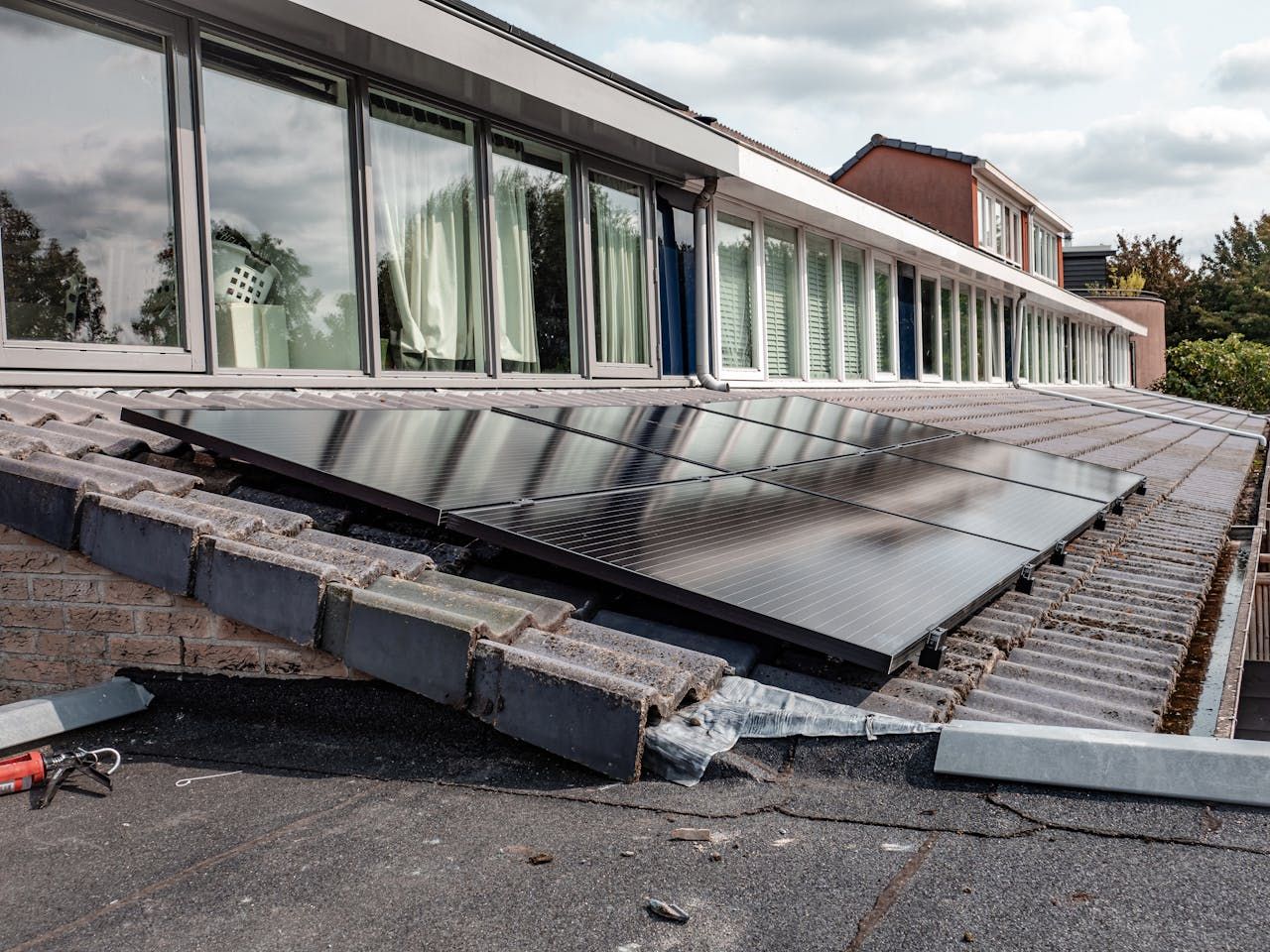 Päikesepaneelidega aed – aed, mis toodab elektrit